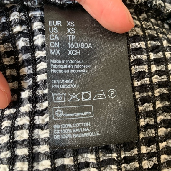 Black and white gingham smocked top from H&M - Picture 2 of 2